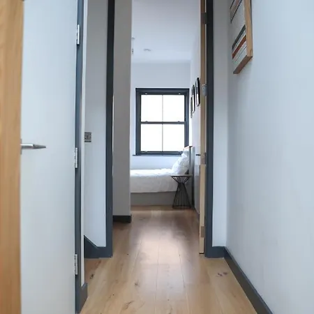 Cosy And Elegant Town House Apartment *