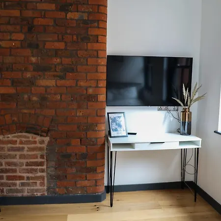 Cosy And Elegant Town House Apartment