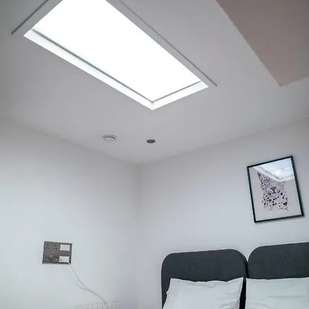 Cosy And Elegant Town House Apartment Manchester