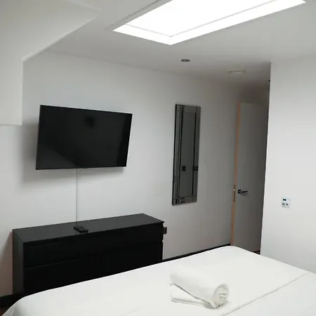 Cosy And Elegant Town House Apartment *