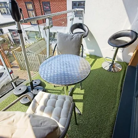 Fabulous 2 Bed With Free Parking On Premises Lejlighed Manchester