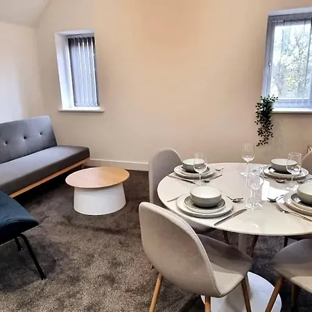 Stunning 2-br Flat Near Salford Royal No.2 Manchester