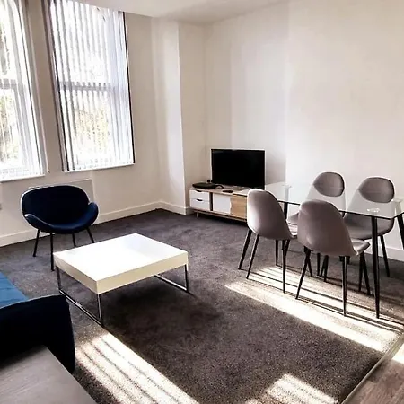 Stunning 2-br Flat Close To Salford Royal No.4