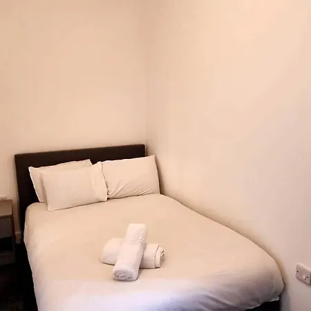 Beautiful 2-br Flat Near Salford Royal No.5 Апартаменты *