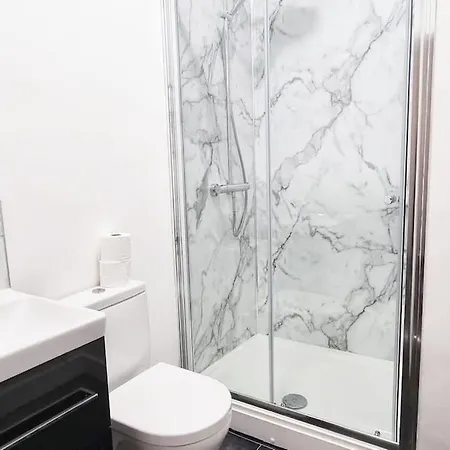 Lovely 2-bedroom In Greater 208 *