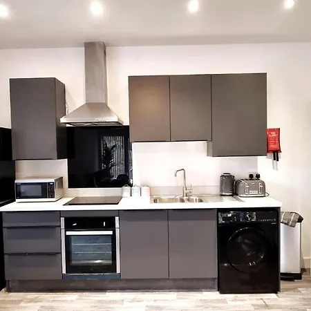 Stunning 2-br Flat Near Salford Royal No.2 Manchester