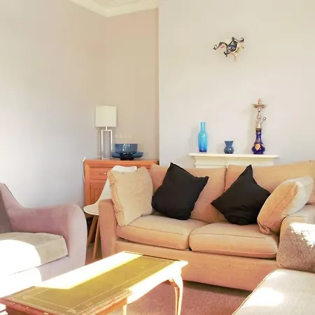 Apartment Homely Ensuite Near Centre *