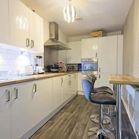 Lejlighed Fabulous 2 Bed With Free Parking On Premises