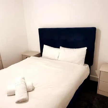 Stunning Salford Royal 2-br No.1