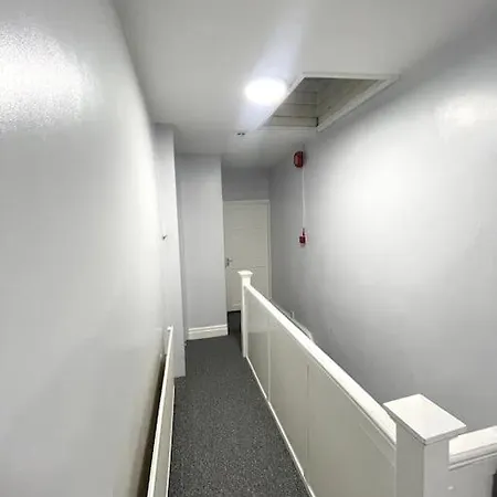 3 Bed Near Centre