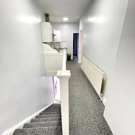 3 Bed Near Centre * Manchester