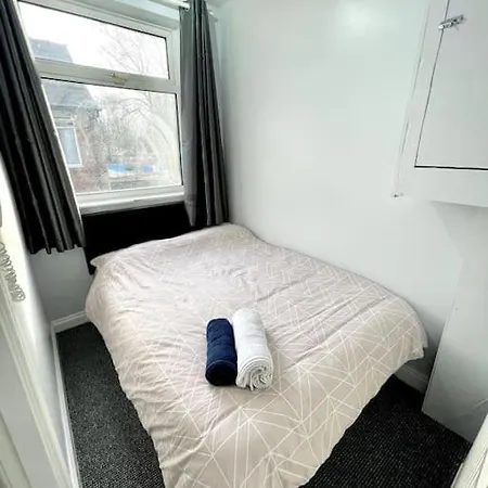 Lejlighed 3 Bed Near Centre *