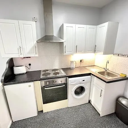 3 Bed Near Centre Lejlighed