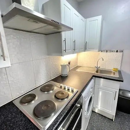3 Bed Near Centre Lejlighed *