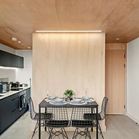 Skygardens-charming Central Duplex * Манчестер