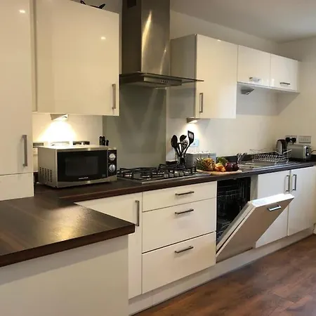 Beautiful 3 Bedroom House Close To The River Bank.