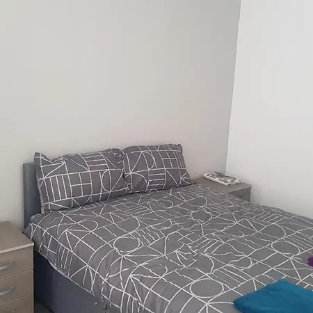 לינה וארוחת בוקר Double Bedroom In Withington, M20. 1 Db Bed, Rm 1