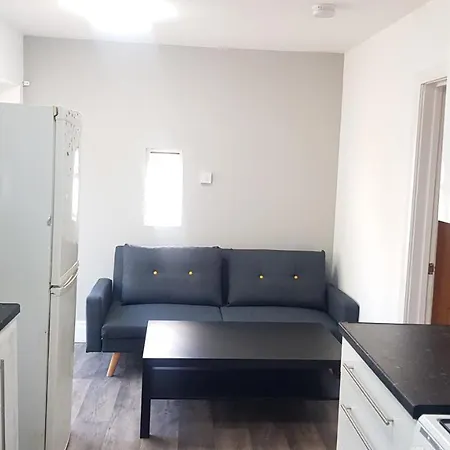Bed & Breakfast Double Bedroom In Withington, M20. 1 Db Bed, Rm 2 *