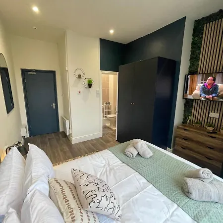 Deluxe Centrally Located In Manchester