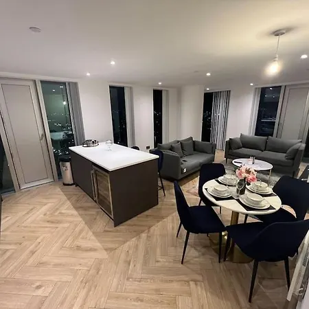 Daire Luxury 2 Bedroom In Deansgate *city Centre Views *