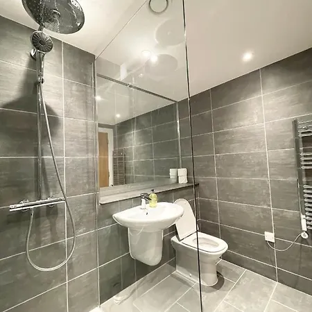 Apartament Centre, Floor Apartment, Two Balconies Manchester