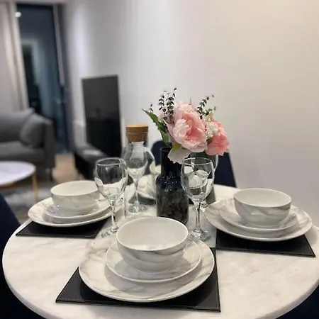 Daire Luxury 2 Bedroom In Deansgate *city Centre Views *