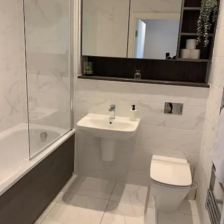 Amazing 2-bedroom In Central Διαμέρισμα *