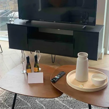 Amazing 2-bedroom In Central *