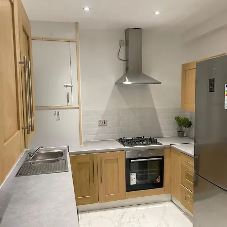 Short Stopzzz & Indoor Hot Tub *