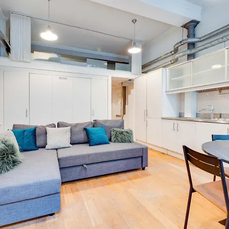 Апартаменты Pass The Keys Modern Ctr Studio Sleeps 6