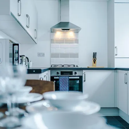 Holiday home Three Bedroom With Free Parking Manchester