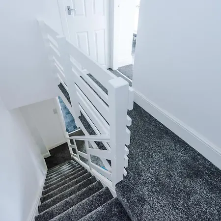 Three Bedroom With Free Parking * Manchester