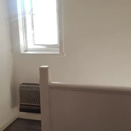 Bed & Breakfast Double Bedroom In Withington, M20. 1 Db Bed, Rm 1 Manchester