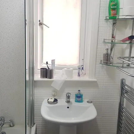 Double Bedroom In Withington, M20. 1 Db Bed, Rm 1 Manchester