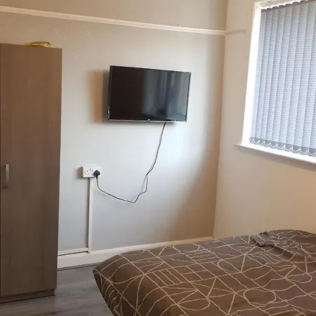 Double Bedroom In Withington, M20. 1 Db Bed, Rm 2 * Manchester