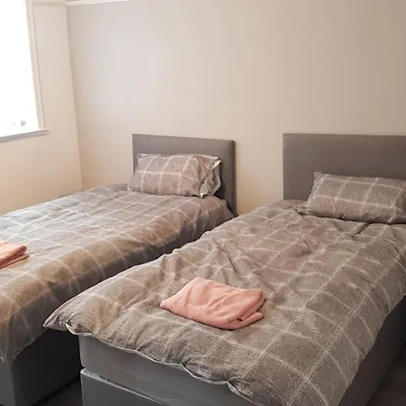Bed & Breakfast Double Bedroom In Withington, M20. 2 Beds, Rm 3 Manchester
