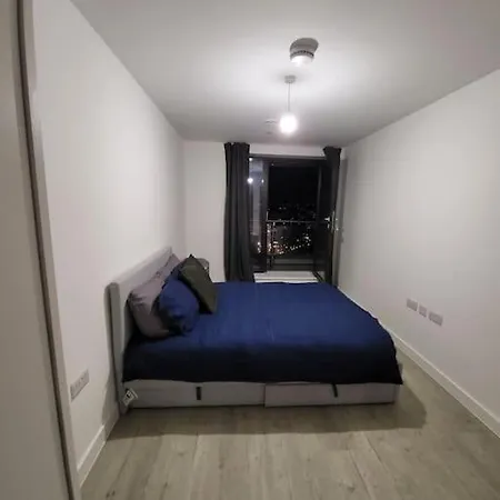 Beautiful 2 Bedroom Salford Quays
