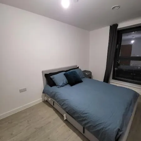 Beautiful 2 Bedroom Salford Quays Апартаменты