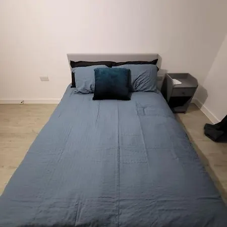 Beautiful 2 Bedroom Salford Quays Манчестер
