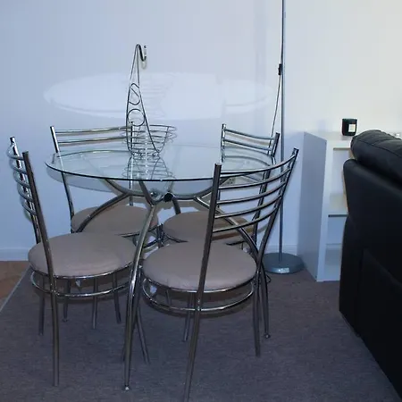Modern 1br Apt Near Etihad Stadium W Parking *