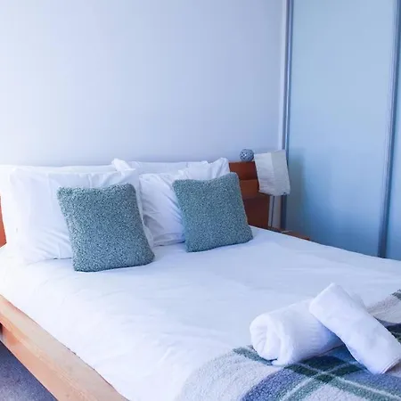 Modern 1br Apt Near Etihad Stadium W Parking Lejlighed