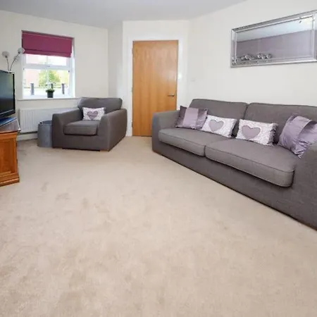 Σπίτι διακοπών Canalside Townhouse With Free Parking