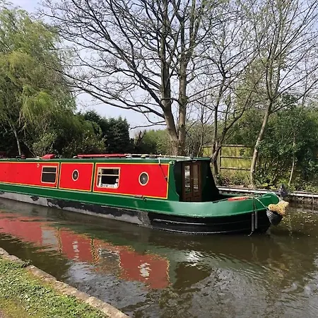 Canalside Townhouse With Free Parking Σπίτι διακοπών *