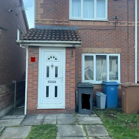 Holiday home Entire House - 2 Bedroom With Free Parking *