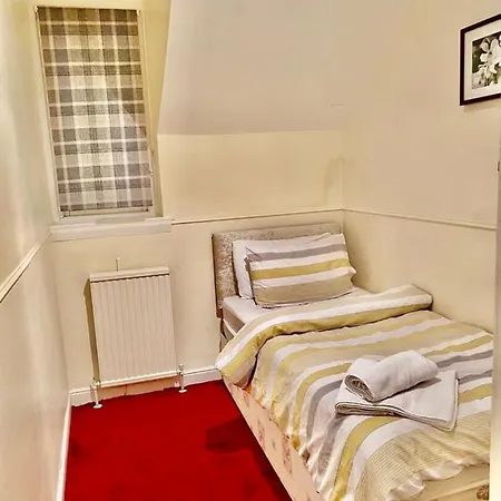 Apartment Spacious, Comfortable And Elegant 3 Bedroom Manchester