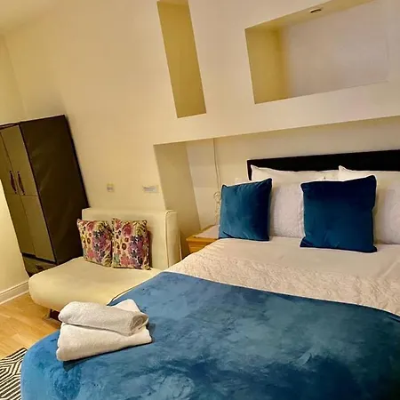 Apartment Spacious, Comfortable And Elegant 3 Bedroom *