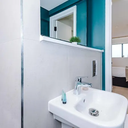 Sky Gardens - Contemporary Duplex *
