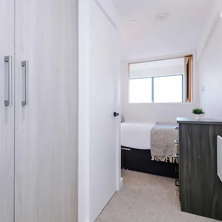 Sky Gardens - Contemporary Duplex アパート