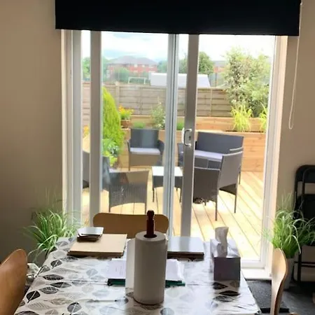 Fabulous 5 Bedroom House, Parking, Nr Centre Feriehus Manchester
