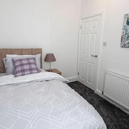 Spacious Comfortable House Close To Etihad+parking * Mánchester